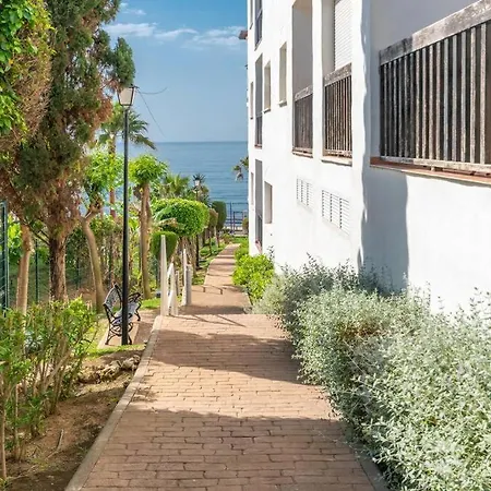 Beachfront Sea View In Cozy 1br With Pool And Garage *