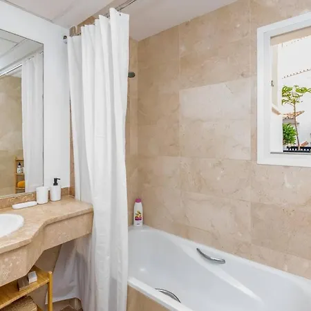 Apartment Beachfront Sea View In Cozy 1br With Pool And Garage