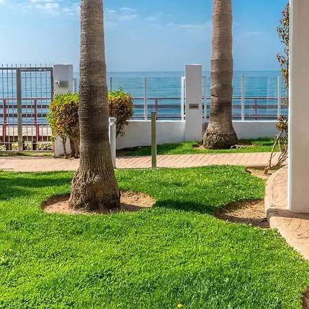 Apartment Beachfront Sea View In Cozy 1br With Pool And Garage Sitio de Calahonda