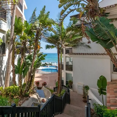 Beachfront Sea View In Cozy 1br With Pool And Garage * Sitio de Calahonda