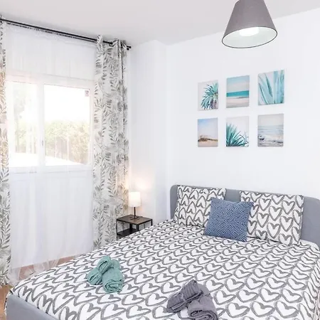 Beachfront Sea View In Cozy 1br With Pool And Garage