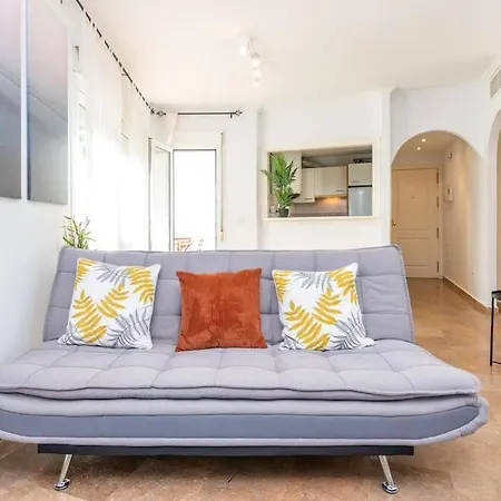 Beachfront Sea View In Cozy 1br With Pool And Garage Apartment Sitio de Calahonda