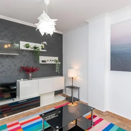 Beachfront Sea View In Cozy 1br With Pool And Garage