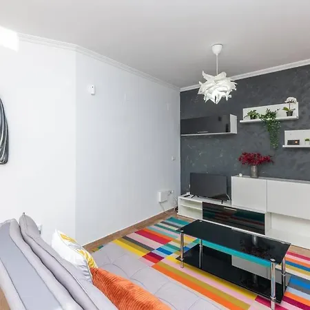 Beachfront Sea View In Cozy 1br With Pool And Garage Apartment Sitio de Calahonda