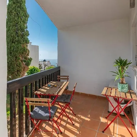 Apartment Beachfront Sea View In Cozy 1br With Pool And Garage