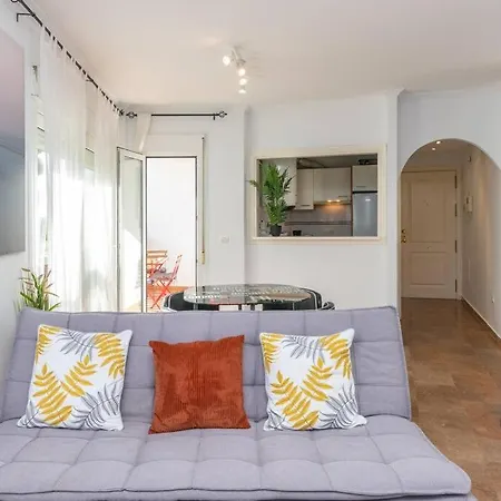 Apartment Beachfront Sea View In Cozy 1br With Pool And Garage *