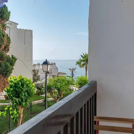 Apartment Beachfront Sea View In Cozy 1br With Pool And Garage Sitio de Calahonda