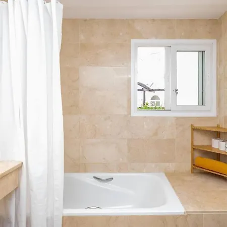 Beachfront Sea View In Cozy 1br With Pool And Garage