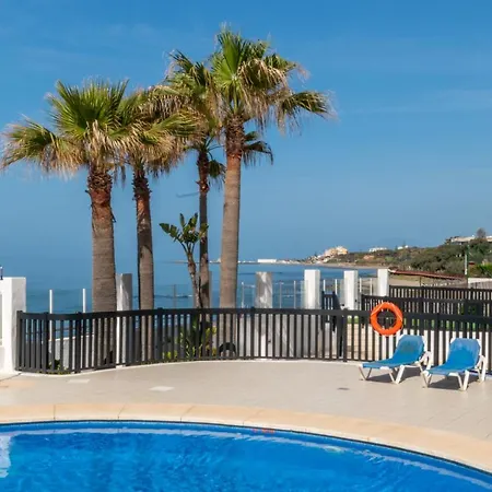 Beachfront Sea View In Cozy 1br With Pool And Garage Apartment *